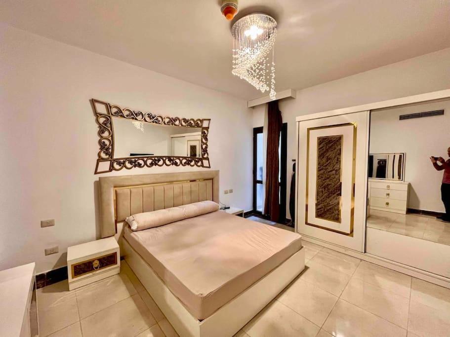 Apartment Unique 2brs Location L Downtown Newcairo/city View *